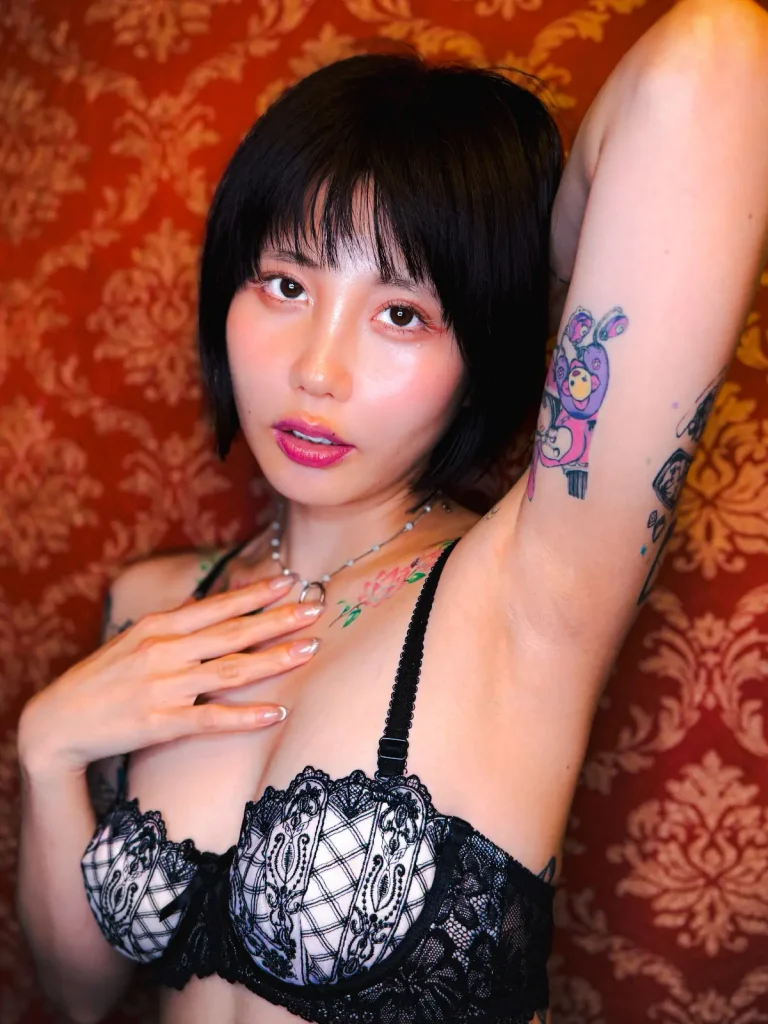 餅月かなで（もちづき かなで）｜セクシーインフルエンサー／モデル｜HANAYA PROJECT所属